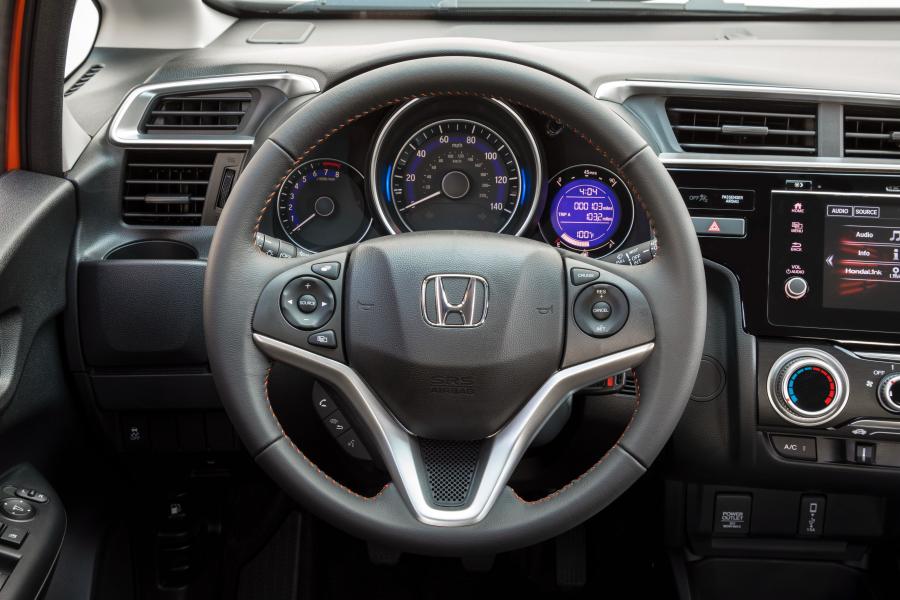 Панель приборов Honda Fit Sport 2017 года  (NA) (фото 42 из 71)